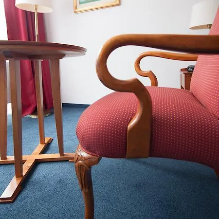 호텔 Auf Der Rotsch 3*